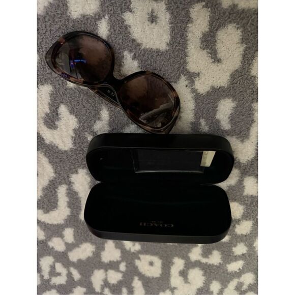 Coach oversized square sunglasses horse & carriage - Picture 3 of 9